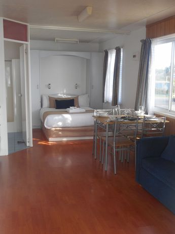 Imagen de la habitación del Hotel Two Shores Holiday Village. Foto 13