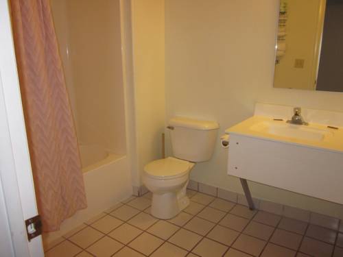 Imagen de la habitación del Hotel Two Sunsets Hotel. Foto 6