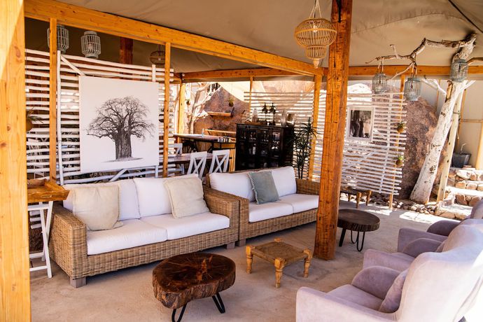 Imagen de los interiores del Hotel Twyfelfontein Adventure Camp. Foto 14