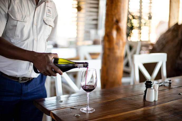 Imagen del bar/restaurante del Hotel Twyfelfontein Adventure Camp. Foto 4