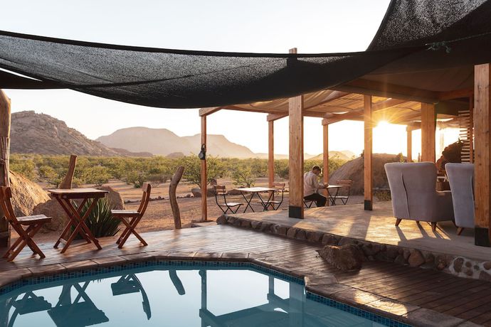 Imagen de la piscina del Hotel Twyfelfontein Adventure Camp. Foto 17