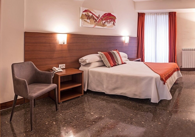 Imagen de la habitación del Hotel Txartel. Foto 6