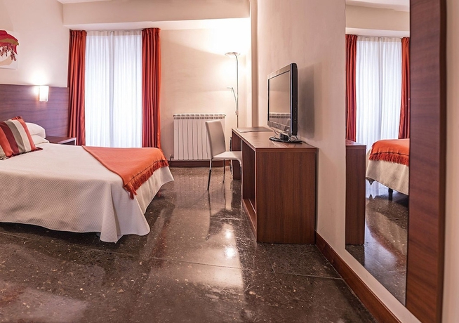 Imagen de la habitación del Hotel Txartel. Foto 14