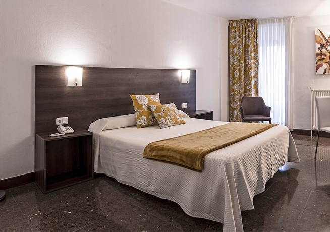 Imagen de la habitación del Hotel Txartel. Foto 15