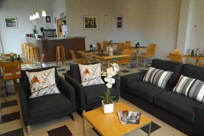 Imagen del bar/restaurante del Hotel Txintxua. Foto 3