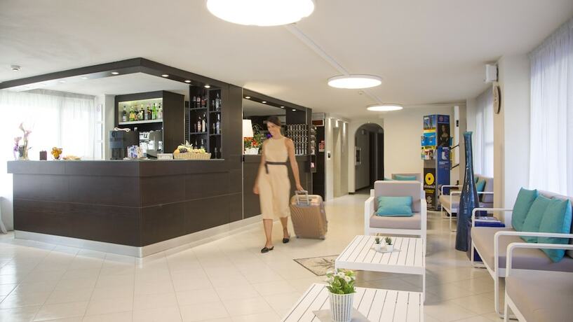 Imagen general del Hotel Tyc. Foto 6