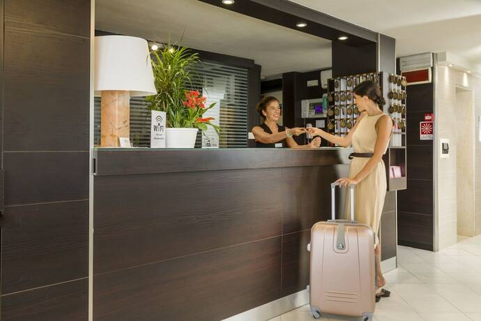 Imagen general del Hotel Tyc. Foto 18