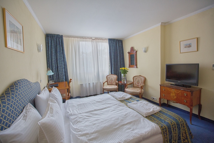 Imagen de la habitación del Hotel Tyl. Foto 8