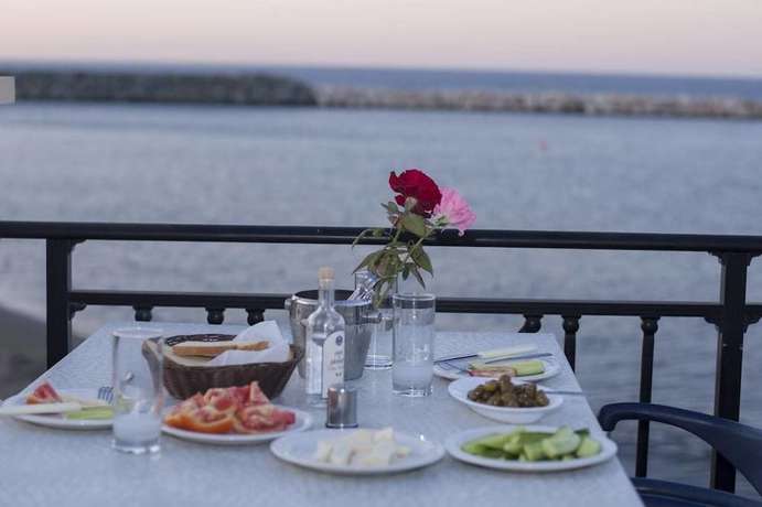 Imagen del bar/restaurante del Hotel Tylos Beach. Foto 5