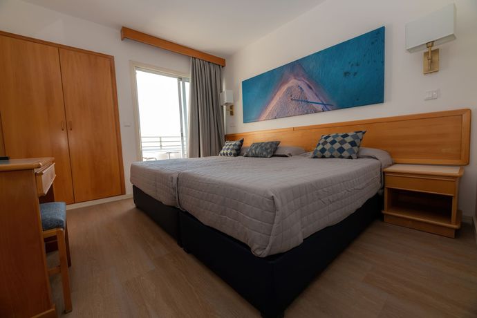 Imagen de la habitación del Hotel Tylos Beach. Foto 19