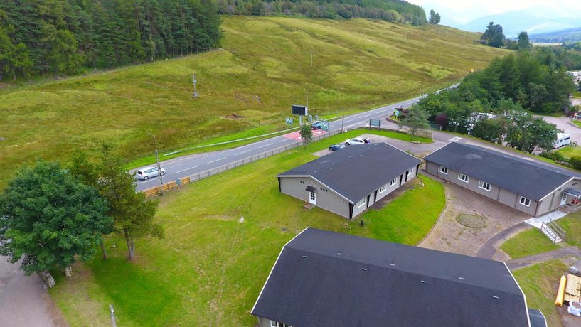 Imagen de los exteriores del Hotel Tyndrum Lodges. Foto 15