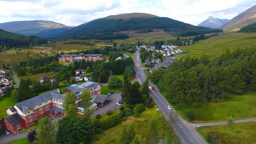Imagen de los exteriores del Hotel Tyndrum Lodges. Foto 16