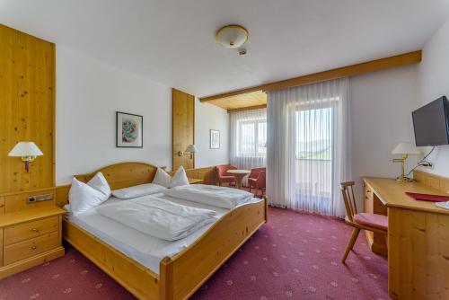 Imagen de la habitación del Hotel Tyrol, Funes. Foto 8