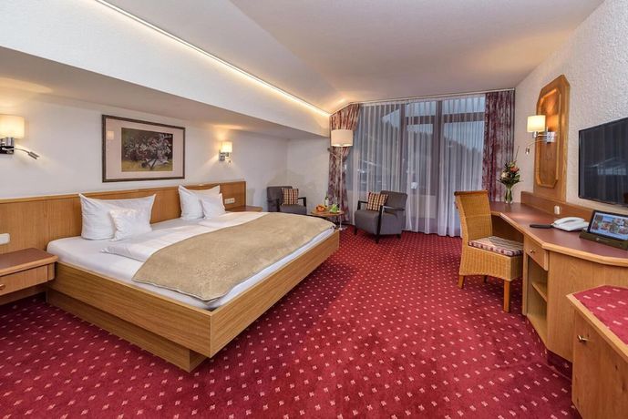 Imagen de la habitación del Hotel Tyrol, Oberstaufen. Foto 14