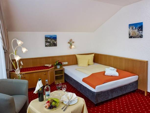 Imagen de la habitación del Hotel Tyrol, Oberstaufen. Foto 17