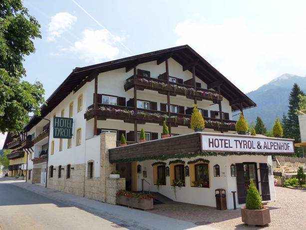 Imagen de los exteriores del Hotel Tyrol-Alpenhof. Foto 5