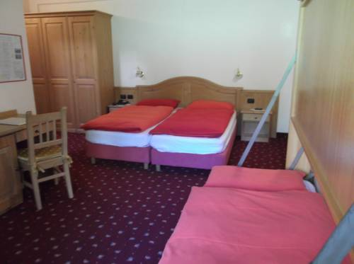 Imagen de la habitación del Hotel Tyrolia. Foto 3