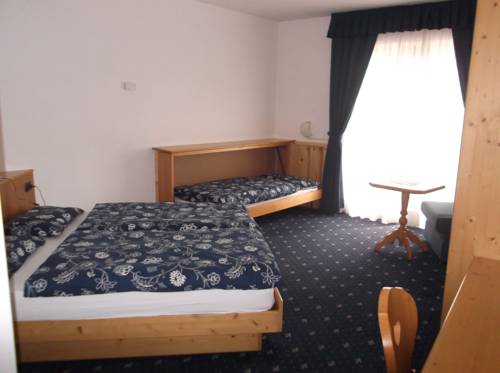 Imagen de la habitación del Hotel Tyrolia. Foto 10