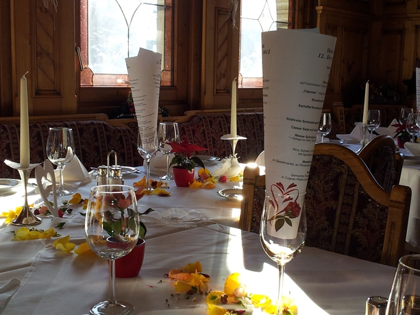 Imagen del bar/restaurante del Hotel Tyrolis. Foto 2