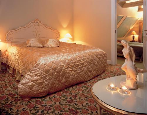 Imagen de la habitación del Hotel Tyrstrup Kro. Foto 7