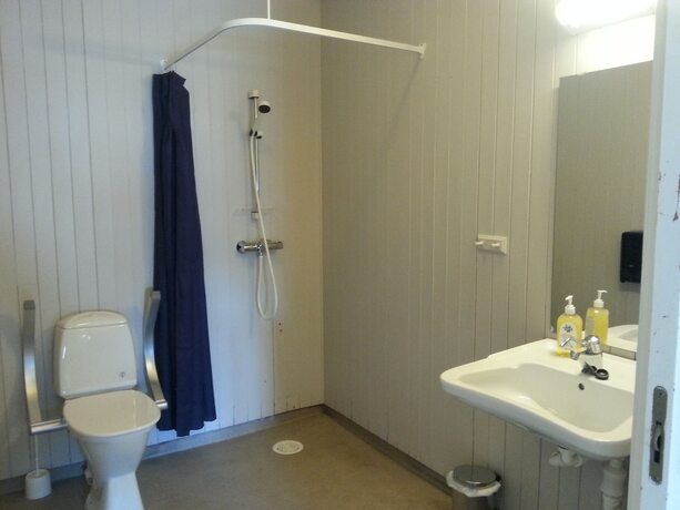 Imagen general del Hotel Tyskhella Rorbuer. Foto 6