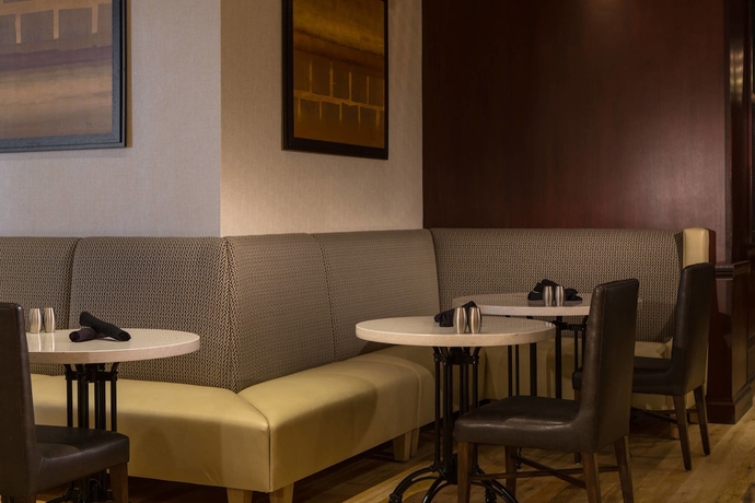 Imagen del bar/restaurante del Hotel Tysons Corner Marriott. Foto 2