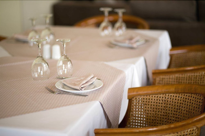 Imagen del bar/restaurante del Hotel Tzaki. Foto 4