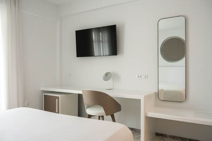 Imagen de la habitación del Hotel Tzanis Resort. Foto 20