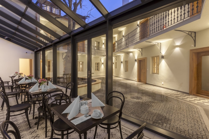 Imagen de los interiores del Hotel U Bílé Lilie. Foto 18