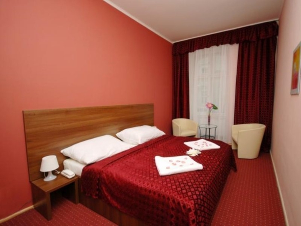 Imagen general del Hotel U CERNEHO KONICKA HOTEL. Foto 2