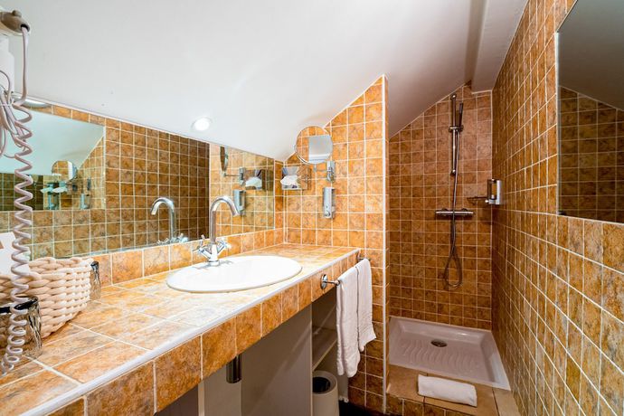 Imagen de la habitación del Hotel U Castellu. Foto 8