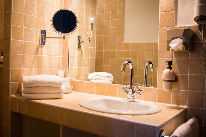 Imagen de la habitación del Hotel U Castellu. Foto 13