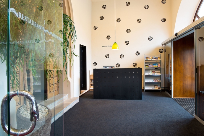 Imagen de los interiores del Hotel U Hada. Foto 18