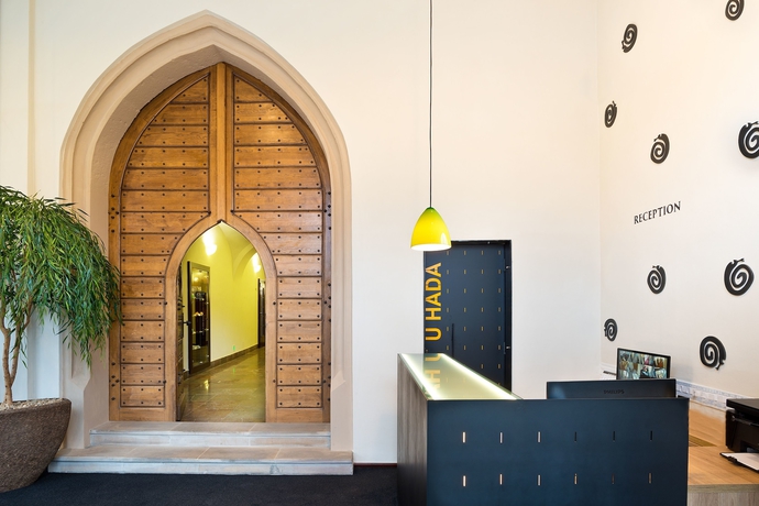 Imagen de los interiores del Hotel U Hada. Foto 19