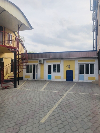 Imagen de los interiores del Hotel U Iliyasa Inn. Foto 18