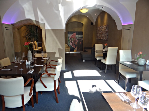 Imagen del bar/restaurante del Hotel U Krize. Foto 4