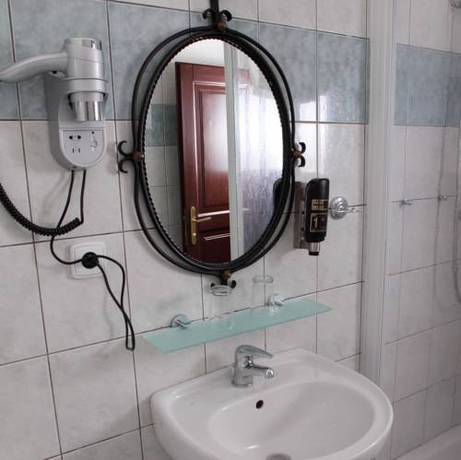 Imagen de la habitación del Hotel U Martina. Foto 9