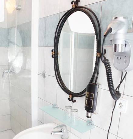 Imagen de la habitación del Hotel U Martina. Foto 12