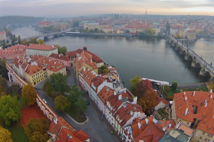Imagen de los exteriores del Hotel U Páva, Praga. Foto 15