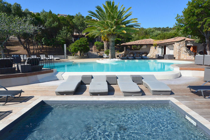 Imagen de los exteriores del Hotel U Paviddonu. Foto 8