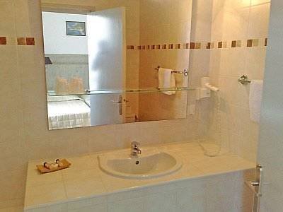 Imagen de la habitación del Hotel U Sant'agnellu. Foto 11