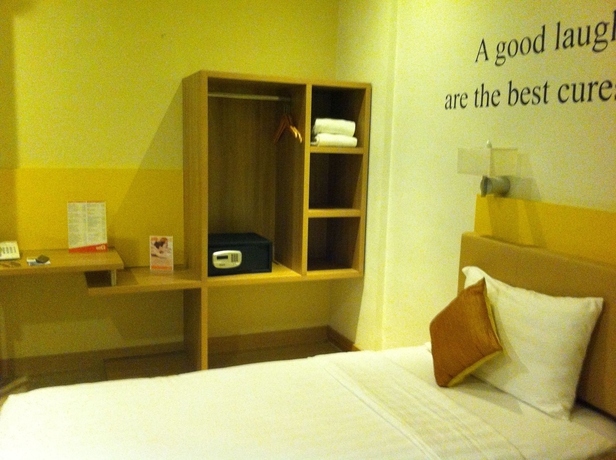 Imagen de la habitación del Hotel U Stay Mangga Besar. Foto 3