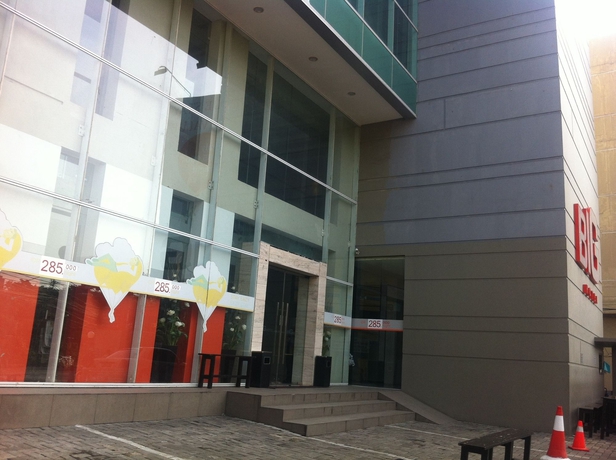 Imagen de los exteriores del Hotel U Stay Mangga Besar. Foto 13