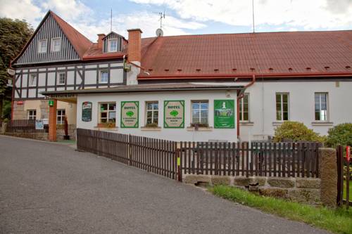 Imagen de la habitación del Hotel U Zelen&eacute;ho Stromu, Hrensko. Foto 13