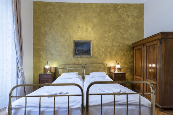 Imagen de los interiores del Hotel U Zlateho Jelena. Foto 16