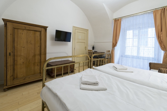 Imagen de la habitación del Hotel U Zlateho Jelena. Foto 14