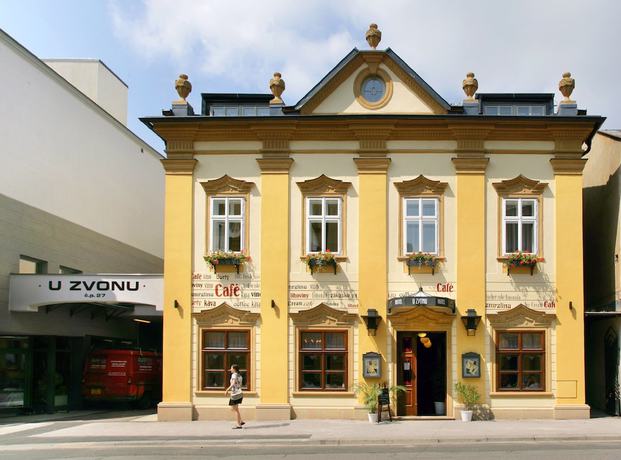 Imagen general del Hotel U Zvonu. Foto 1
