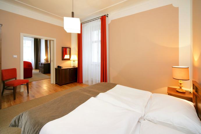Imagen de la habitación del Hotel U Zvonu. Foto 16