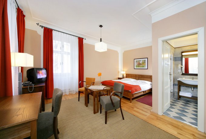 Imagen de la habitación del Hotel U Zvonu. Foto 19