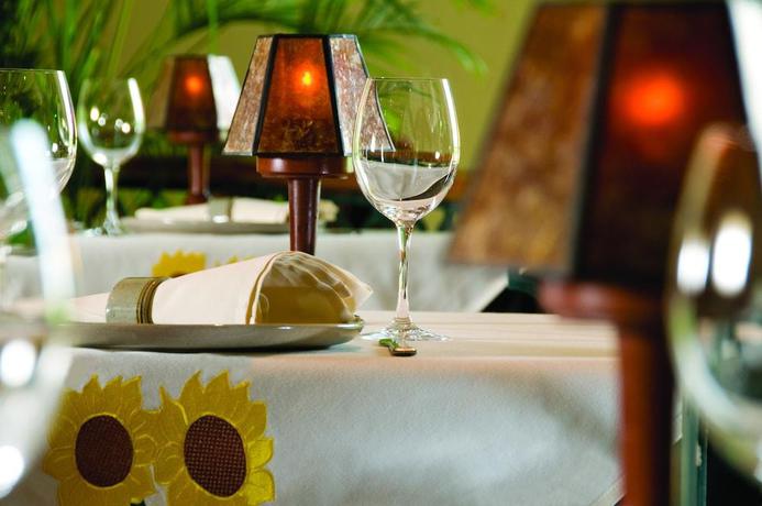 Imagen del bar/restaurante del Hotel U by Grand Fiesta Americana - All inclusive. Foto 3